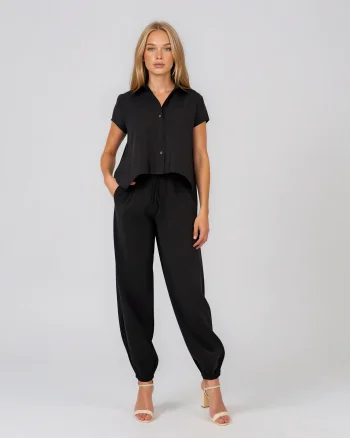 Compleu din vâscoză cu cămașă și pantaloni lejeri negru - Unica S-L