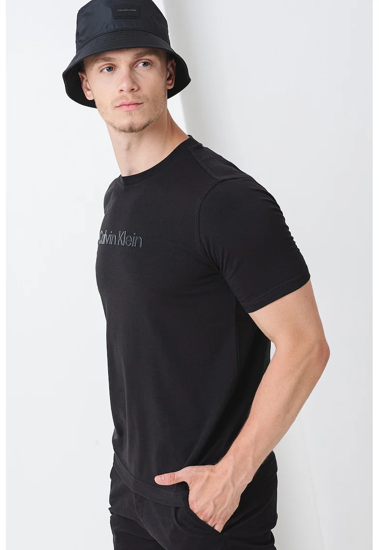 Tricou cu decolteu la baza gatului pentru antrenament, Negru