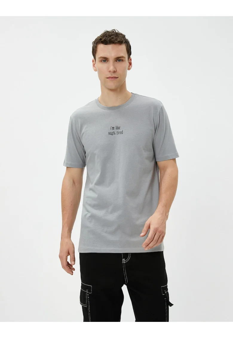 Tricou cu text, Gri