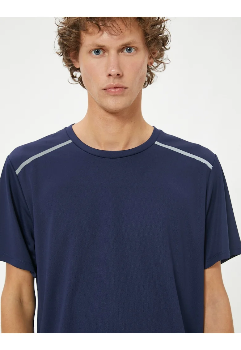 Tricou cu decolteu la baza gatului si detalii reflectorizante, Bleumarin