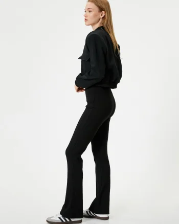 Pantaloni cu croiala bootcut si talie inalta