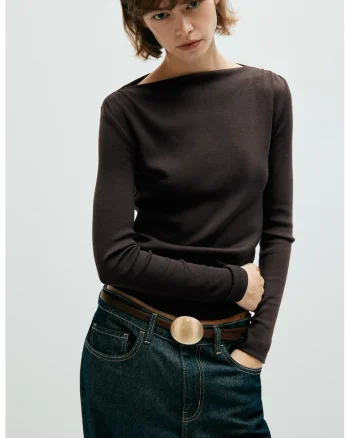 Bluza slim fit cu decolteu la baza gatului, Maro inchis