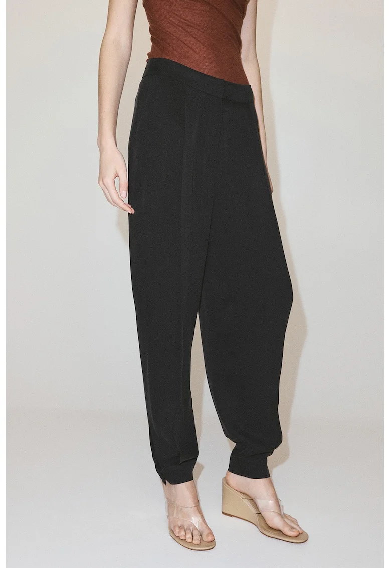 Pantaloni baggy, Negru