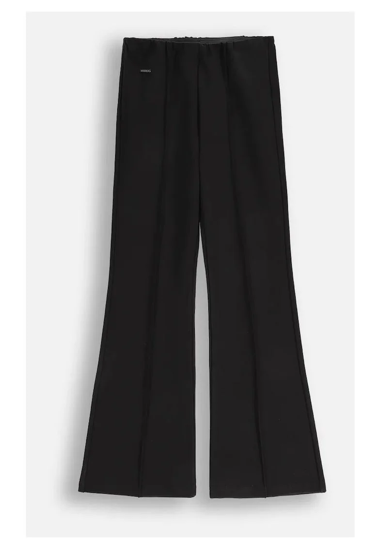 Pantaloni evazati,