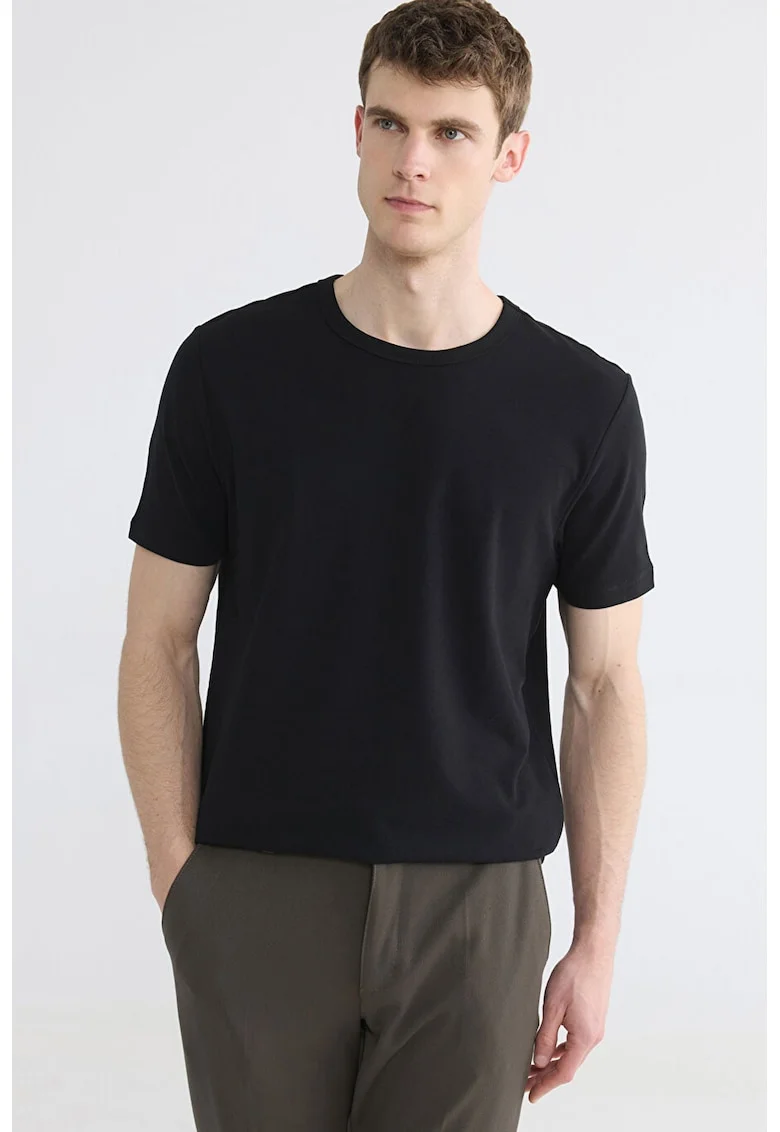 Tricou uni cu decolteu la baza gatului, Negru