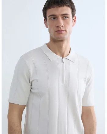 Tricou regular fit cu guler polo cu model uni, Alb