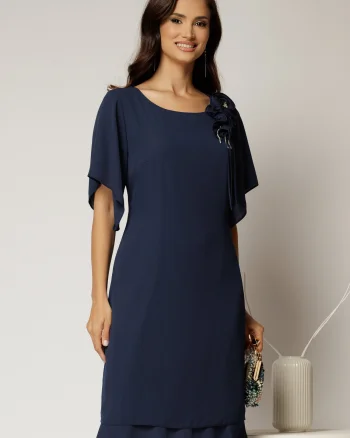 Rochie midi bleumarin de ocazie cu accesoriu floral detasabil si decolteu rotund
