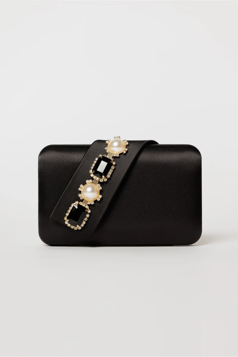 Clutch negru elegant din satin cu aplicatii de perle si cristale