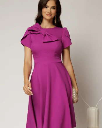 Rochie scurta magenta cu croi clos si funda ampla