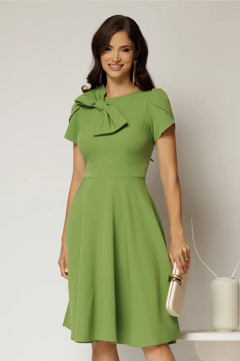 Rochie scurta verde fistic cu croi clos si funda ampla
