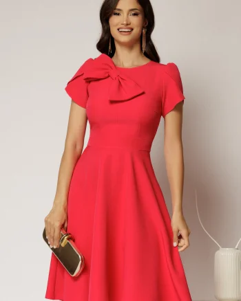 Rochie scurta corai cu croi clos si funda ampla