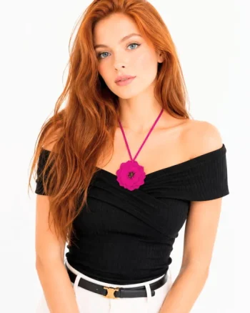 Colier fuchsia din piele naturala, cu trandafir lucrat manual