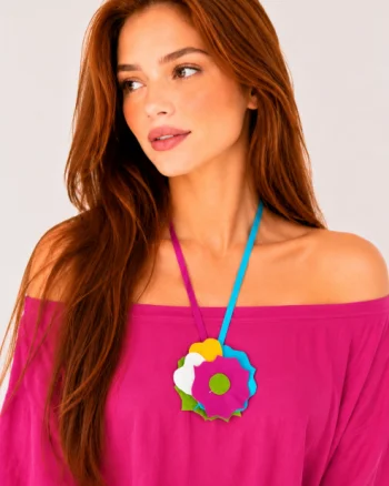 Colier multicolor din piele naturala, cu trandafir modelat manual