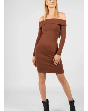 Rochie bodycon cu decolteu pe umeri,