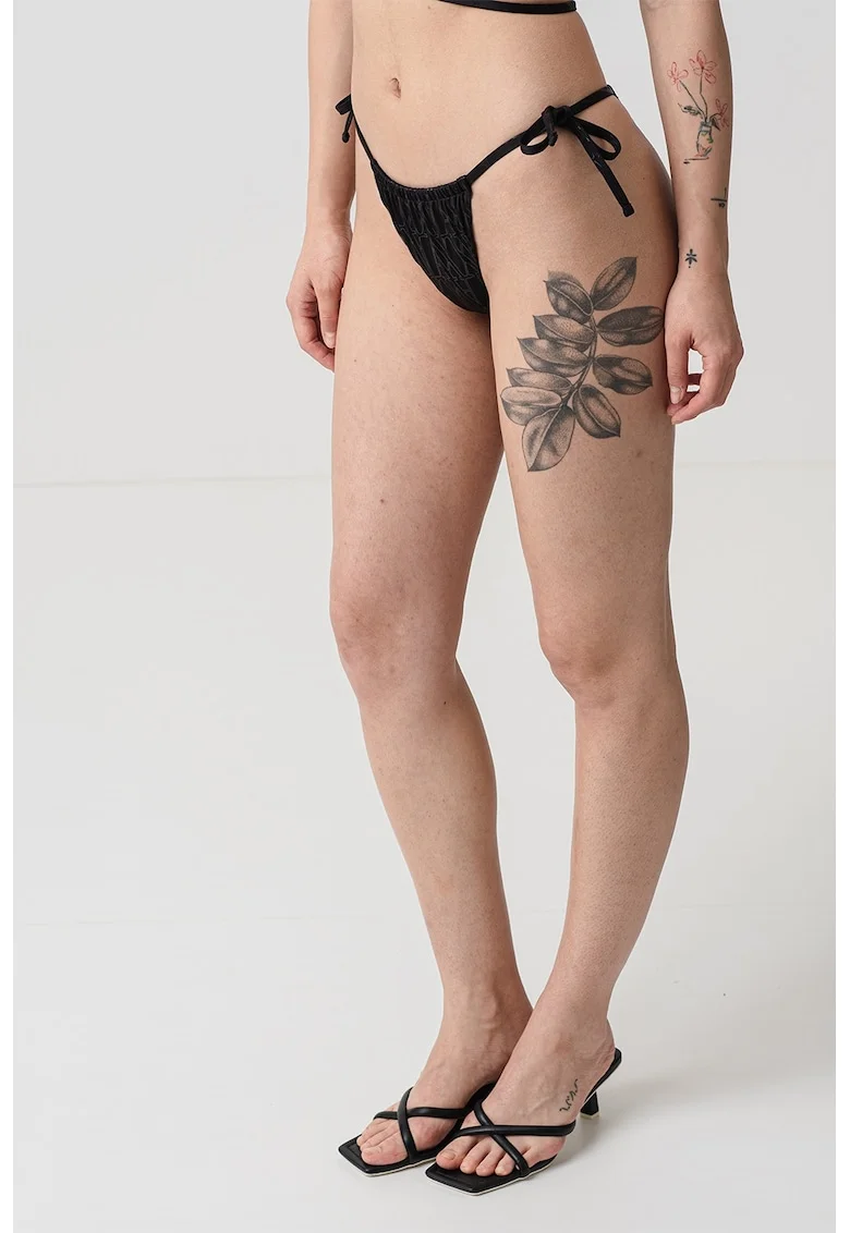 Slip tanga, Negru
