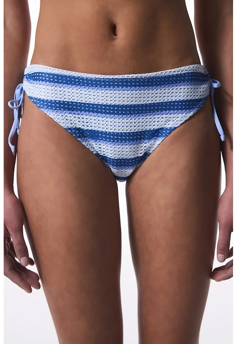 Slip brazilian cu aspect tricotat, model in dungi si snur lateral, Alb/Albastru