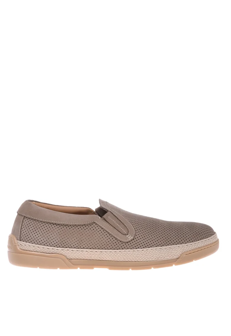 Pantofi slip-on din piele nabuc cu design perforat, Bej