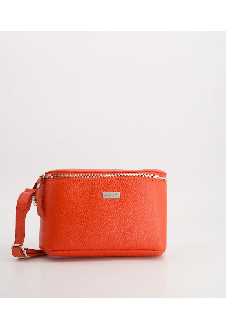 Geanta crossbody  din piele naturala, rosie, 13x25x5cm, cu un compartiment interior, cu elemente argintii.