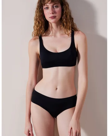 Slip uni, Negru
