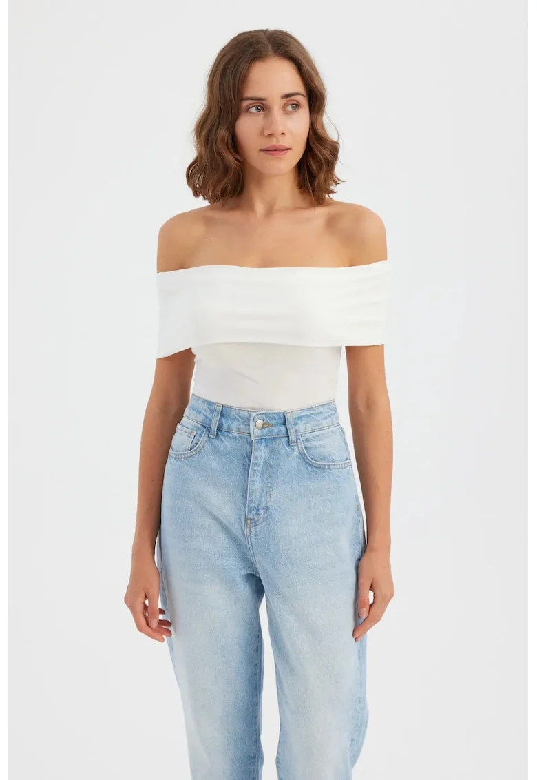 Top scurt,  bodycon, umeri goi, alb, bumbac