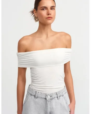 Top bodycon,  umeri goi, volane, alb, jerseu