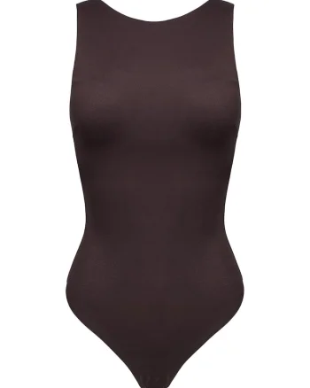 Body dama Maro Bronz Cleary, Maro