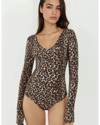 Body mulat,  jerseu, decolteu in V, imprimeu leopard, maro/negru