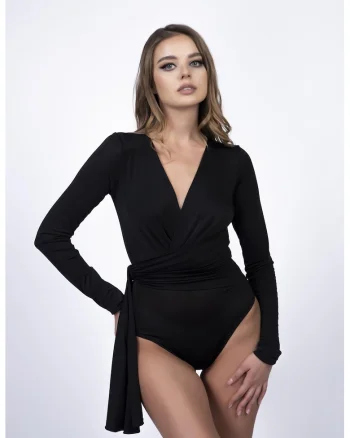 Body negru cu decolteu petrecut si maneci lungi