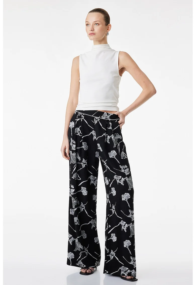 Pantaloni cu croiala ampla si model floral, Alb/Negru