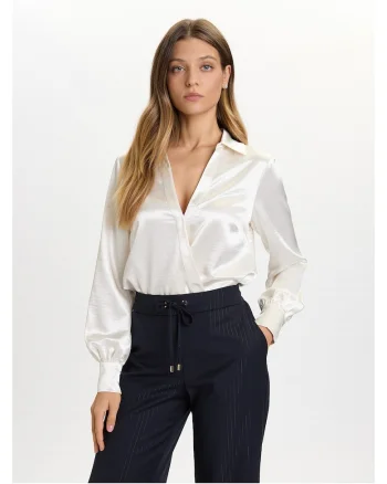 Body de dama  ecru, fabricat din material de calitate, cu maneci lungi