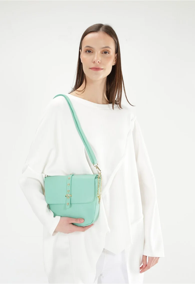 Geanta crossbody din piele naturala cu logo metalic detasabil