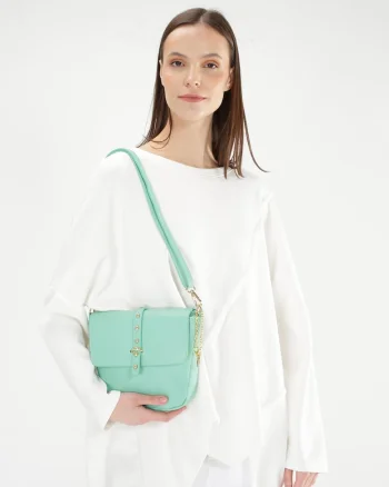 Geanta crossbody din piele naturala cu logo metalic detasabil