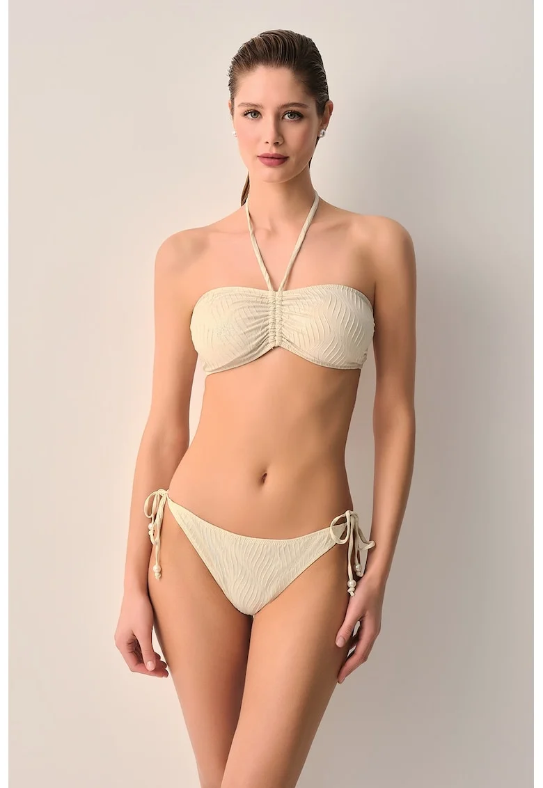 Sutien texturat, Alb fildes