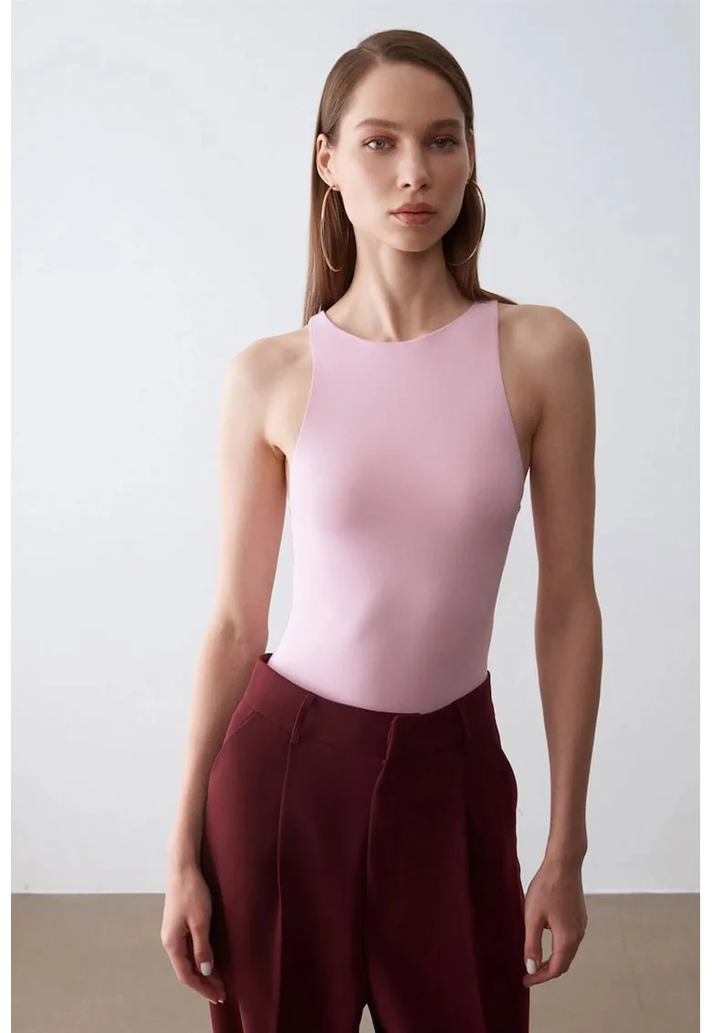 Body  slim-fit, guler halter, roz pudrat, 93% nailon, 7% elastan