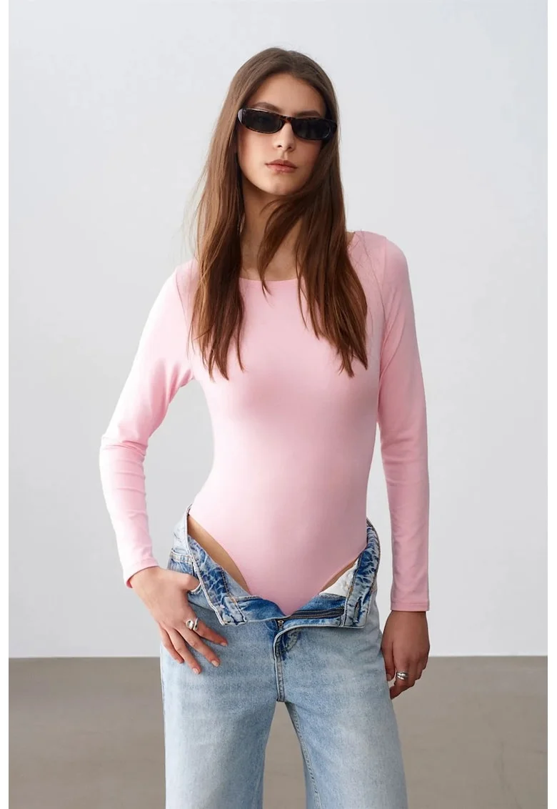 Body  slim fit, roz pudrat, maneca lunga, elastic, 47% modal, 46% bumbac, 7% elastan