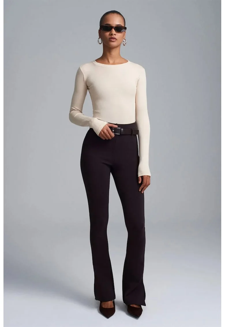 Body  slim fit, guler rotund, elastic, bej natural, jerseu