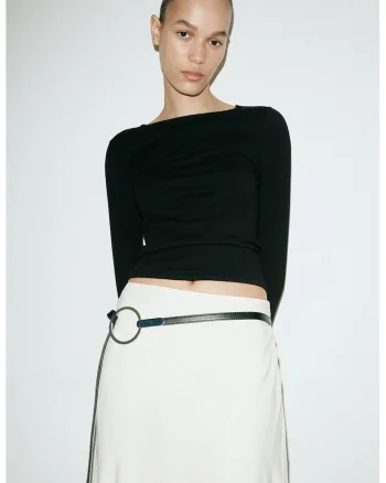 Pulover slim fit cu decolteu barcuta, Negru