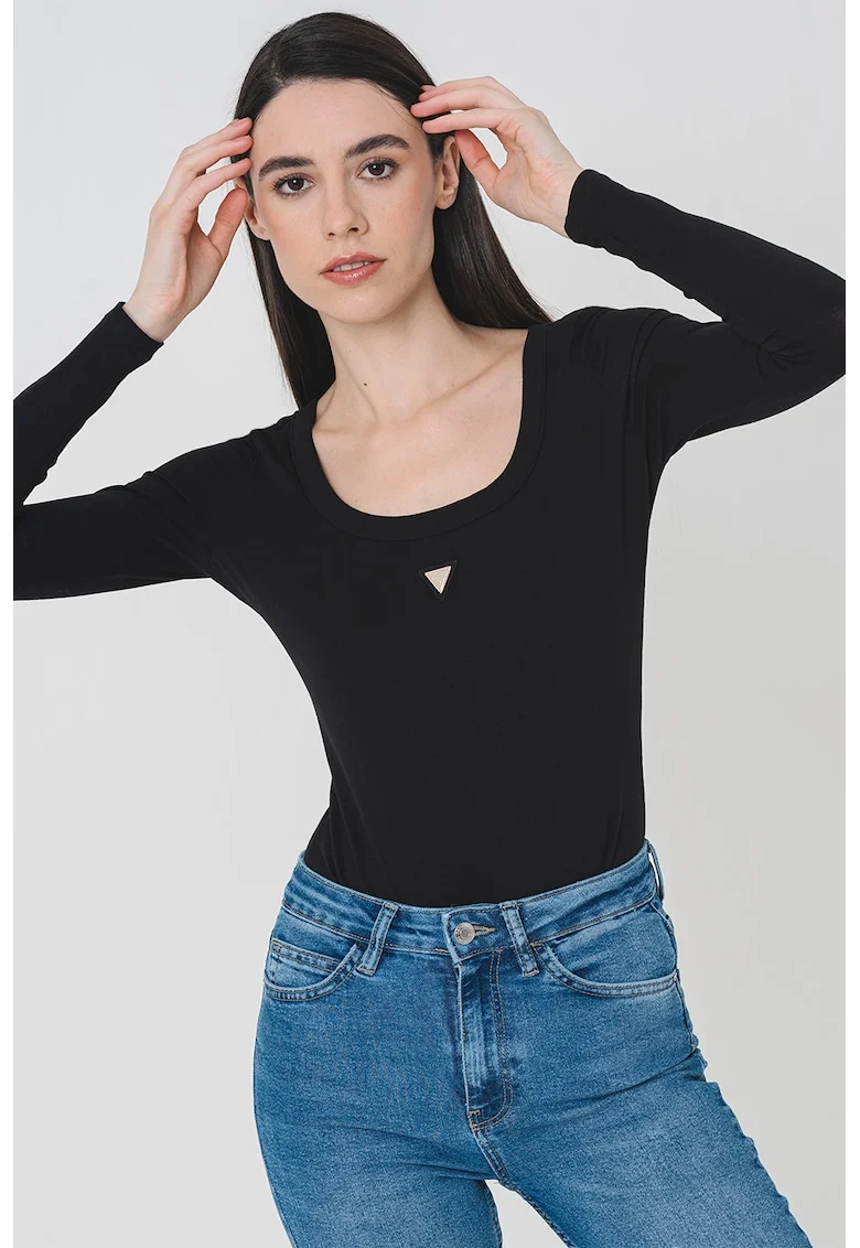 Body cu maneci lungi, Negru