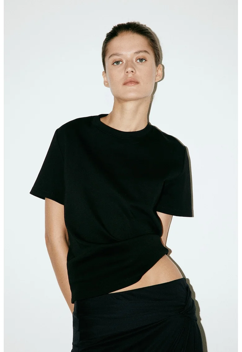 Tricou uni cu decolteu la baza gatului, Negru