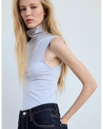 Top cu guler inalt din amestec de modal, Albastru pastel