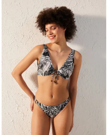 Sutien de baie cu cupe triunghiulare si model, Alb/Negru/Gri