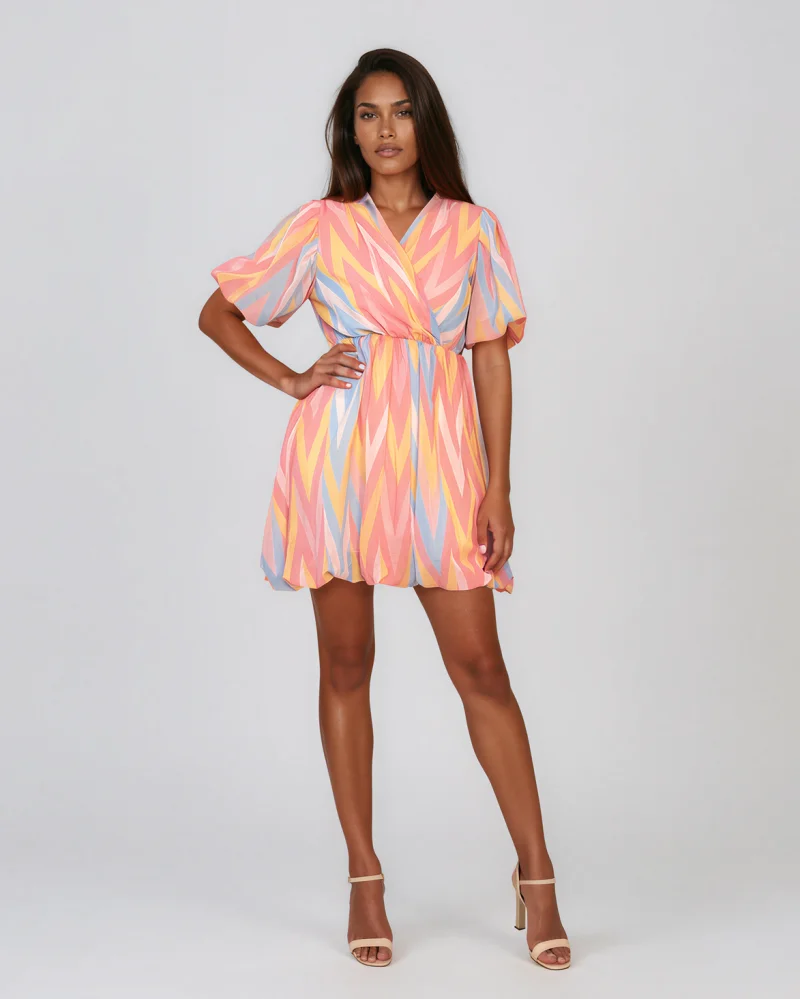 Rochie cu decolteu în V cu fustă gogosar roz-prafuit - Unica S-L