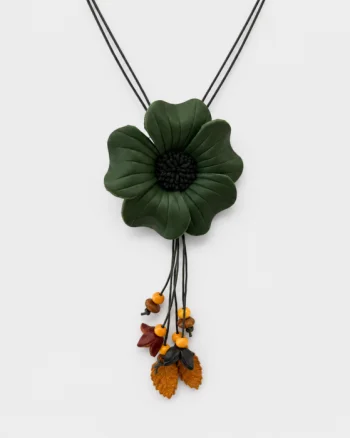 Colier reglabil statement din piele naturala cu floare verde 3D, frunzulite si margele decorative