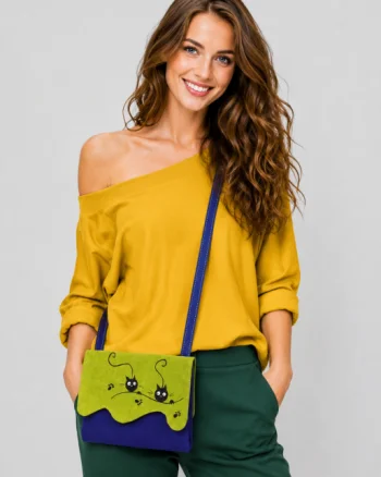 Geanta crossbody handmade, cu pisicute pictate  ,din piele naturala