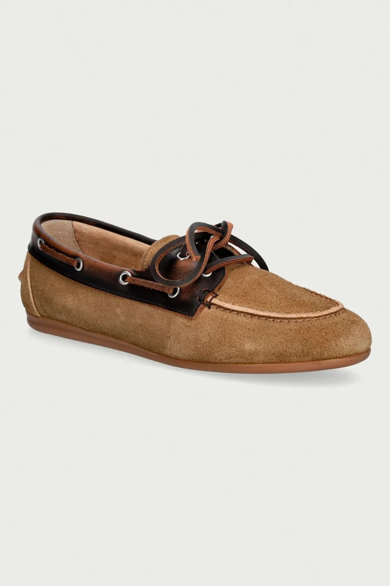Posa mocasini pentru femei din piele întoarsă Boat Loafer