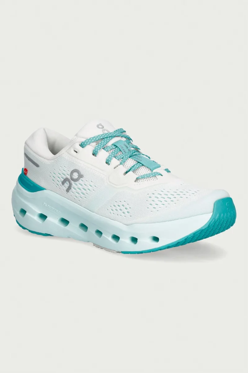 On încălțăminte pentru alergare pentru femei Cloudrunner 3