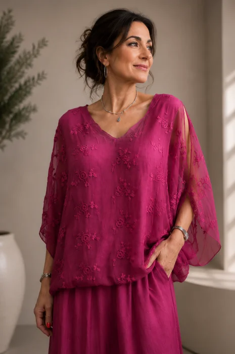 Bluza din matase si vascoza cu broderie pe fata si decolteu in V, magenta
