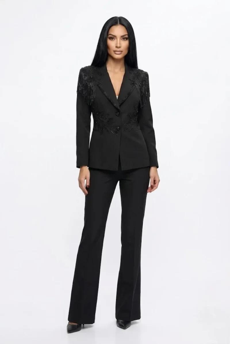 Compleu de dama format din 2 piese cu pantaloni conici si sacou cu model deosebit