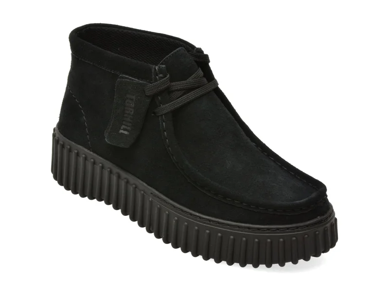 Ghete CLARKS negre, TORHILL MOSS, din piele intoarsa