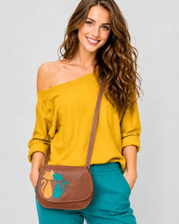 Geanta crossbody handmade, cu pisicute colorate  ,din piele naturala maro